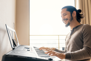 adult keyboard player