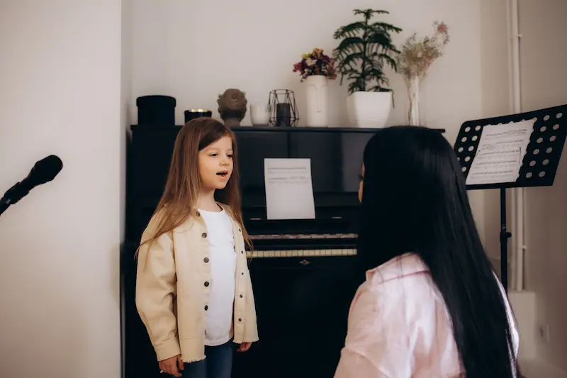 voice lessons Grosse Pointe MI student singing with instructor